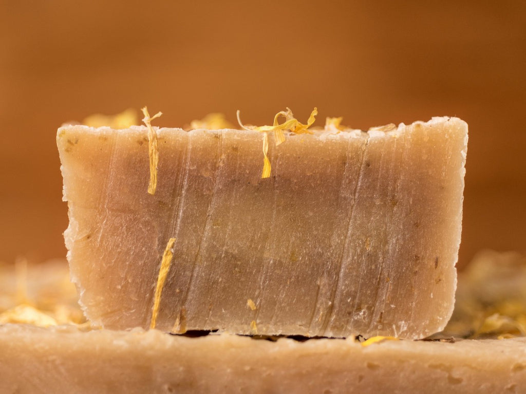 Sapone naturale artigianale alla calendula e pesca